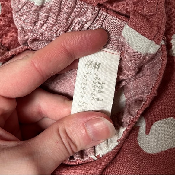 H&M Ruffle Swan Overall Shorts - Picture 5 of 5